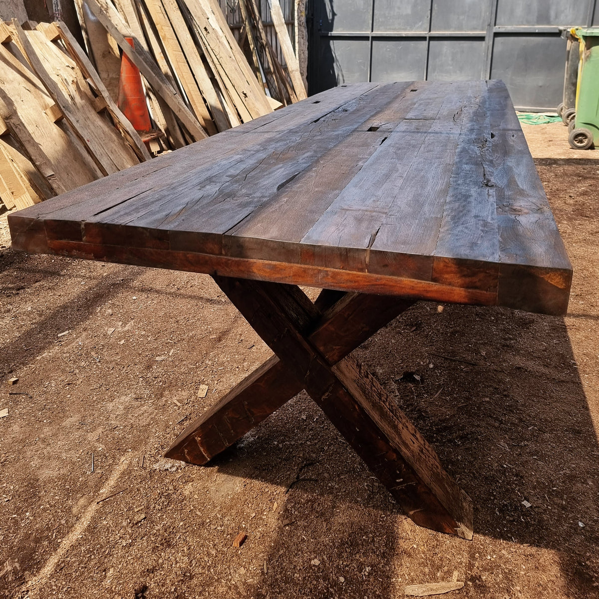 Mesa de centro artesanal de madera noble hecha en Chile – Nowü