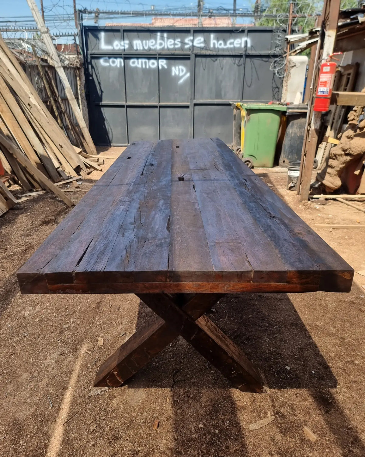 Mesa de centro de madera maciza artesanal con sello chileno – Nowü