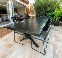 Mesa de comedor artesanal de roble para espacios modernos