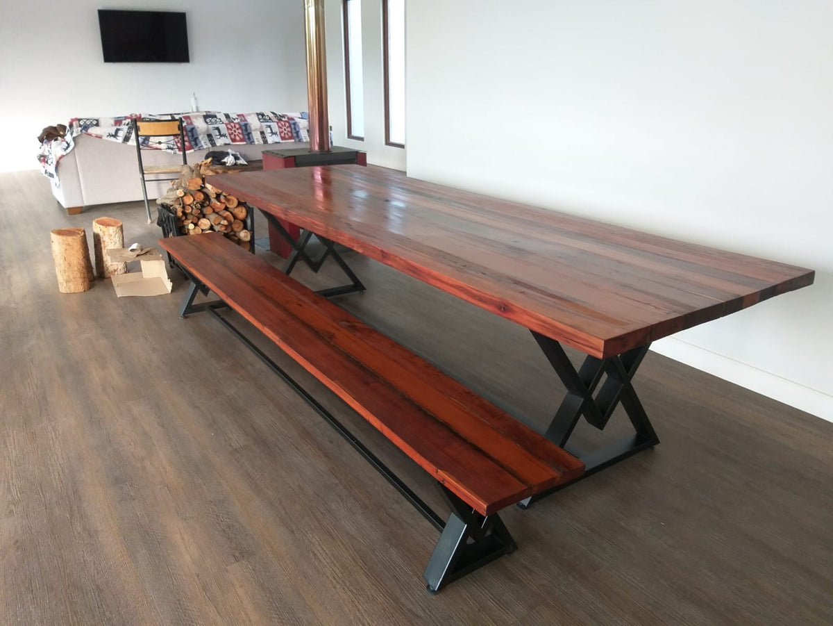 Mesa de comedor de roble macizo hecha a mano en Chile – Nowü
