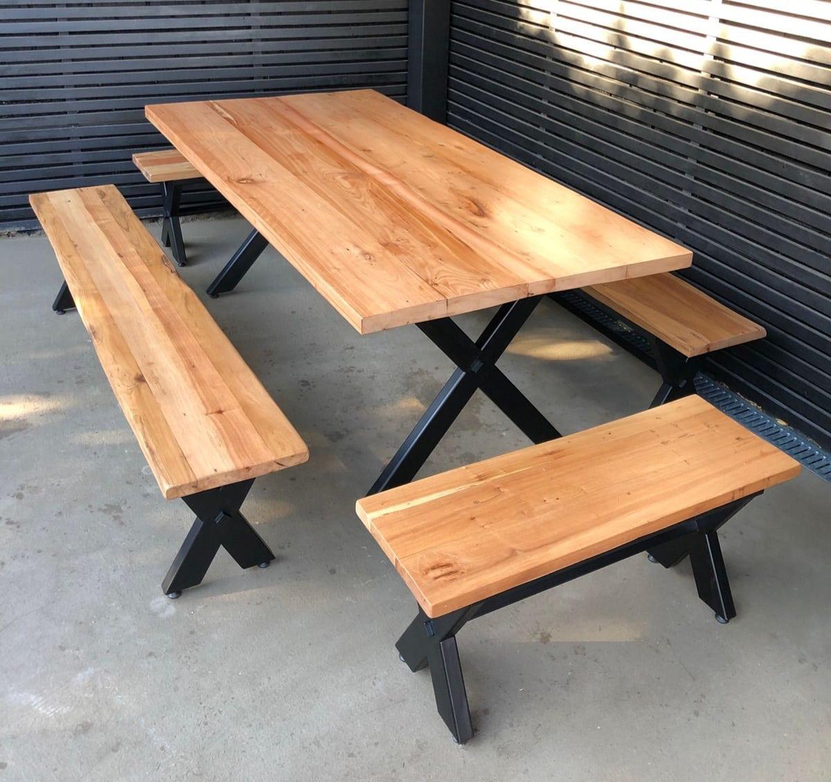Mesa Comedor Roble Fierro X con Bancas