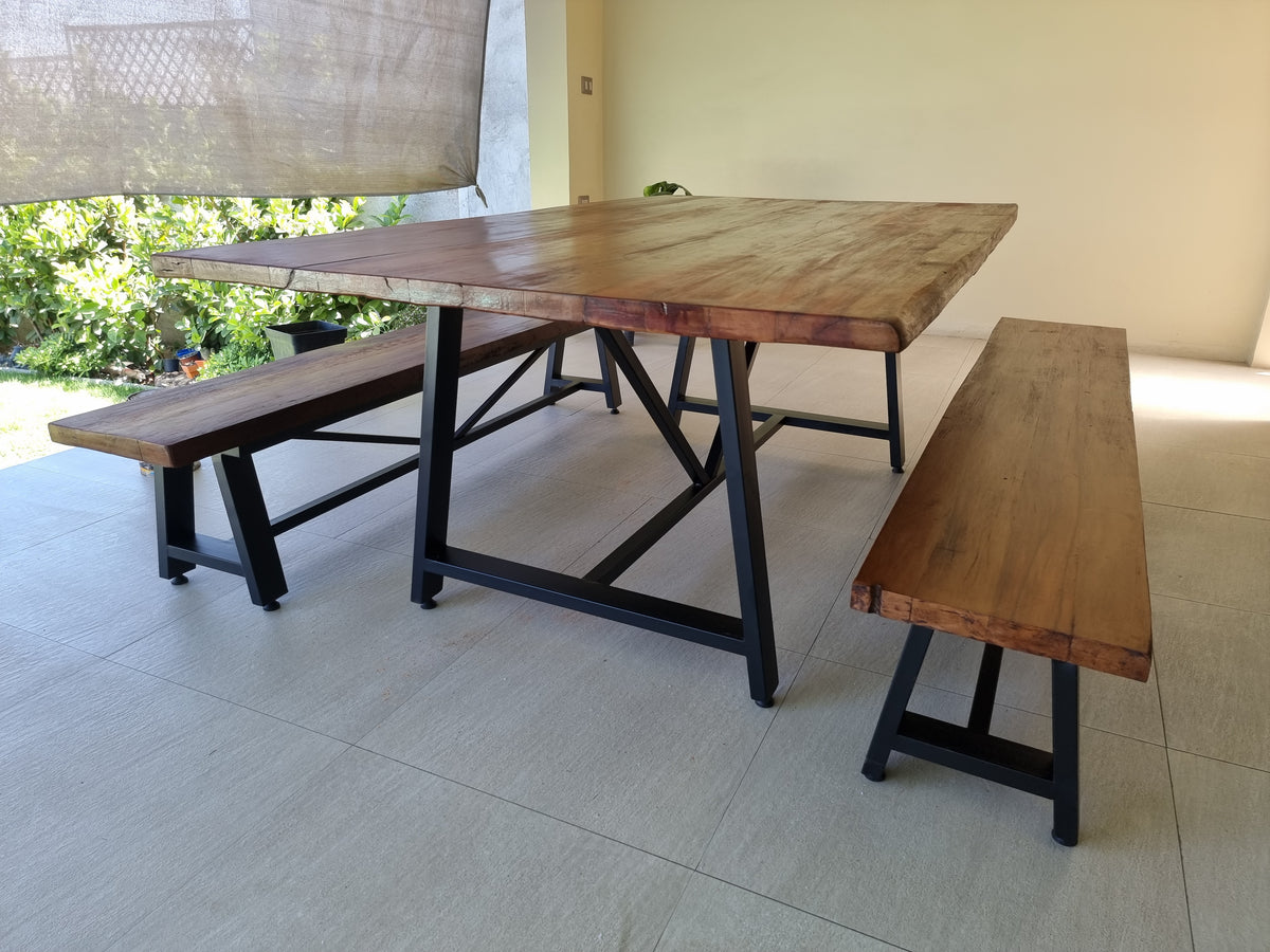 Mesa Comedor Roble Fierro A con Bancas