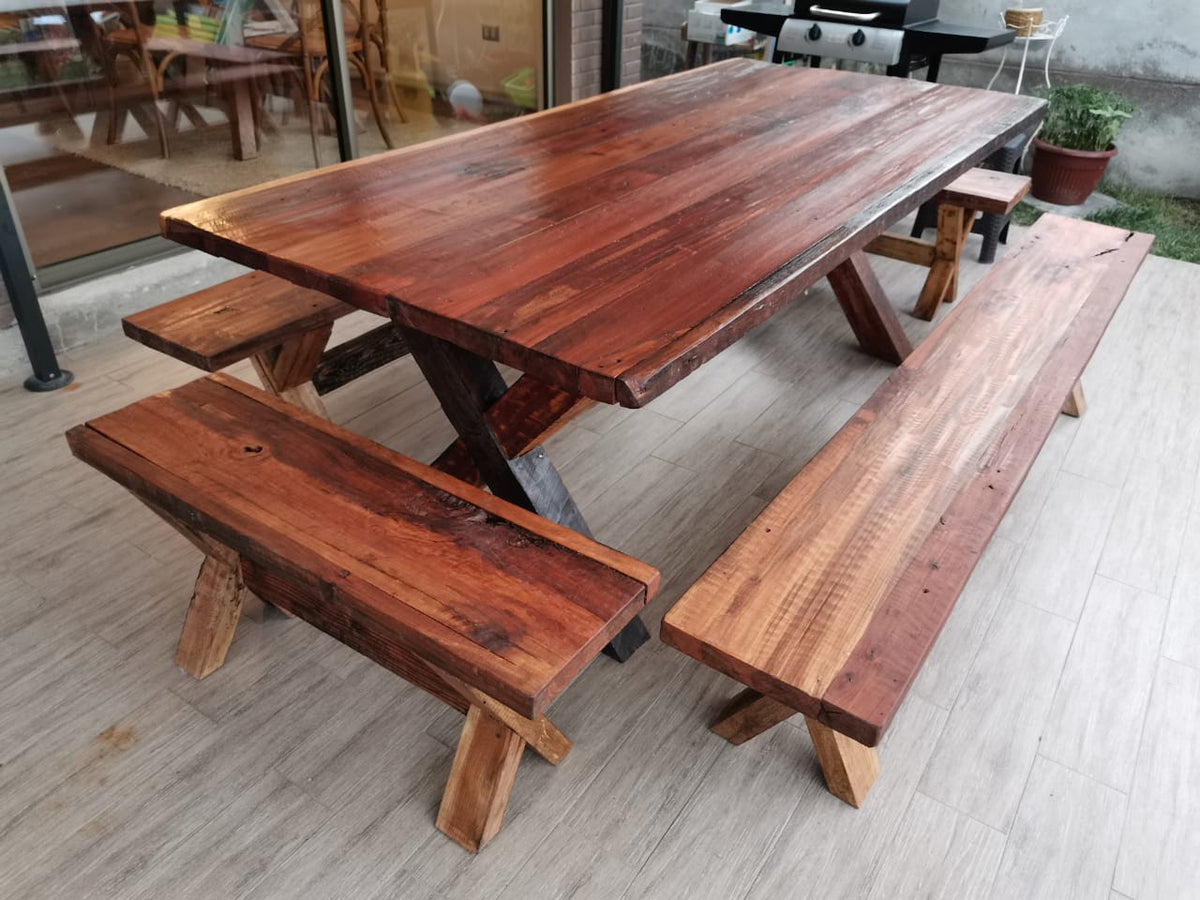 Mesa Comedor Roble Rojo X con 4 Bancas